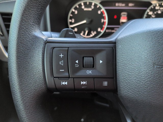 Used 2025 Nissan Rogue S FWD image 22