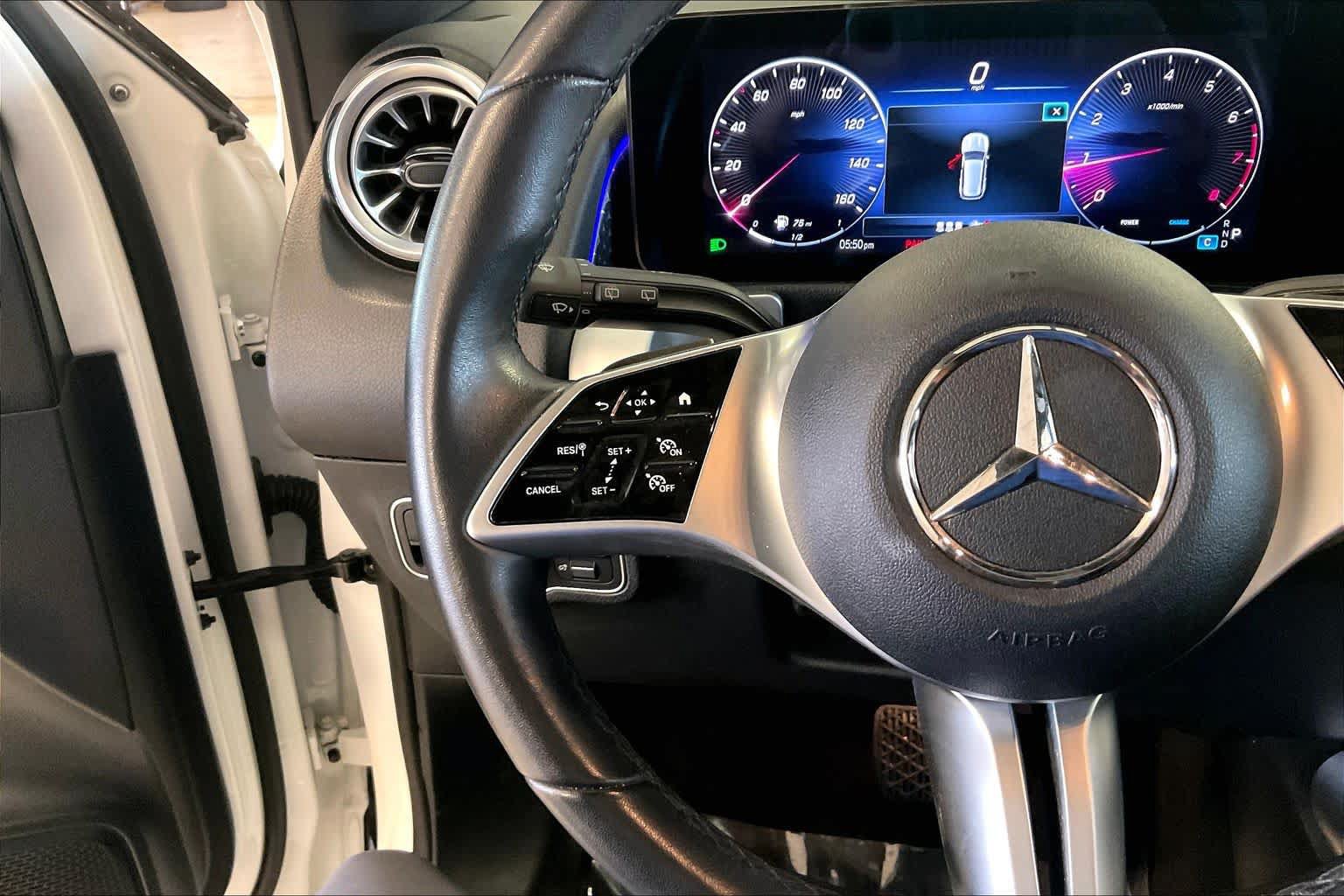 Used 2024 Mercedes-Benz GLB 250 image 21