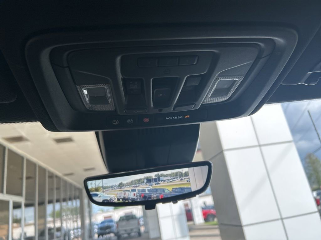 Used 2025 GMC Sierra 2500 AT4 w/ AT4 Premium Plus Package image 21