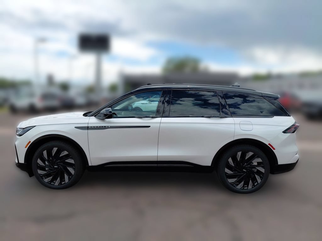 New 2026 Lincoln Nautilus Reserve w/ Jet Appearance Package AWD/4WD image 4