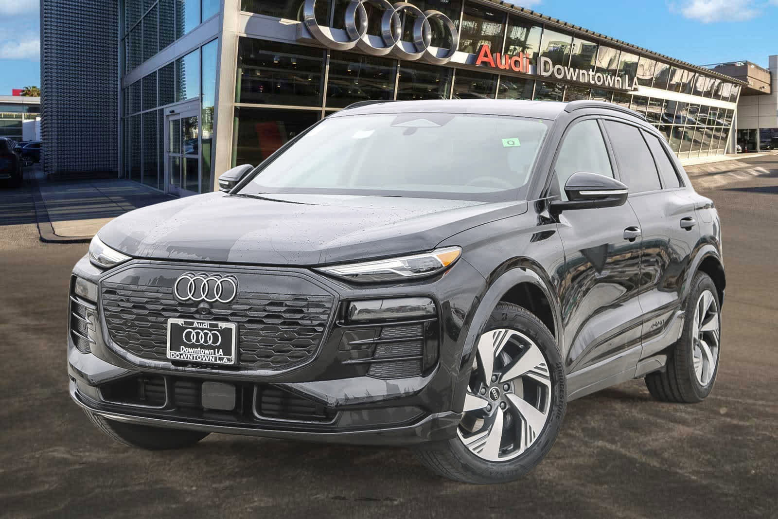 Used 2025 Audi Q6 e-tron Premium w/ Convenience Package image 1