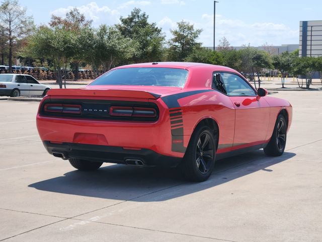 Used 2018 Dodge Challenger SXT RWD image 5