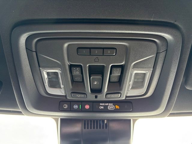 Used 2025 Chevrolet Silverado 3500 High Country w/ Technology Package image 15