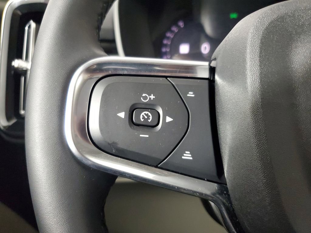 Certified 2024 Volvo XC40 B5 Plus w/ Climate Package AWD/4WD image 25