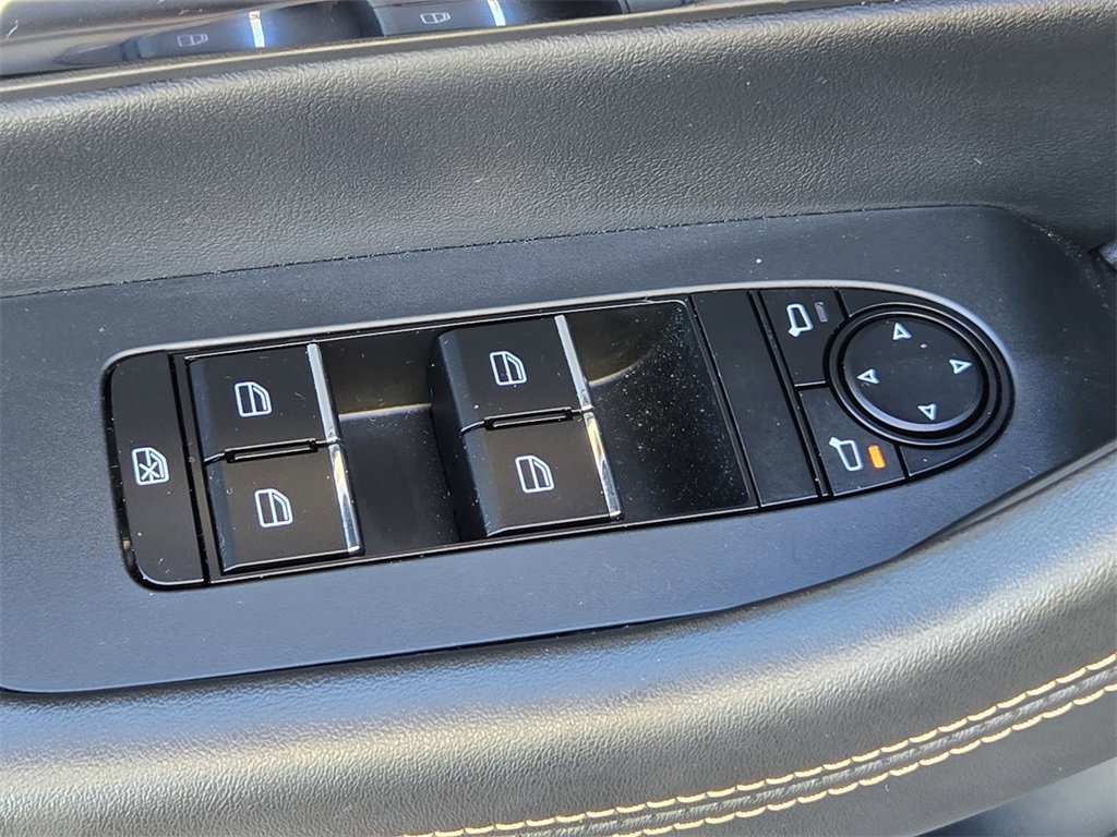 Certified 2025 MAZDA CX-70 Plug-In Hybrid w/ Premium Pkg image 17