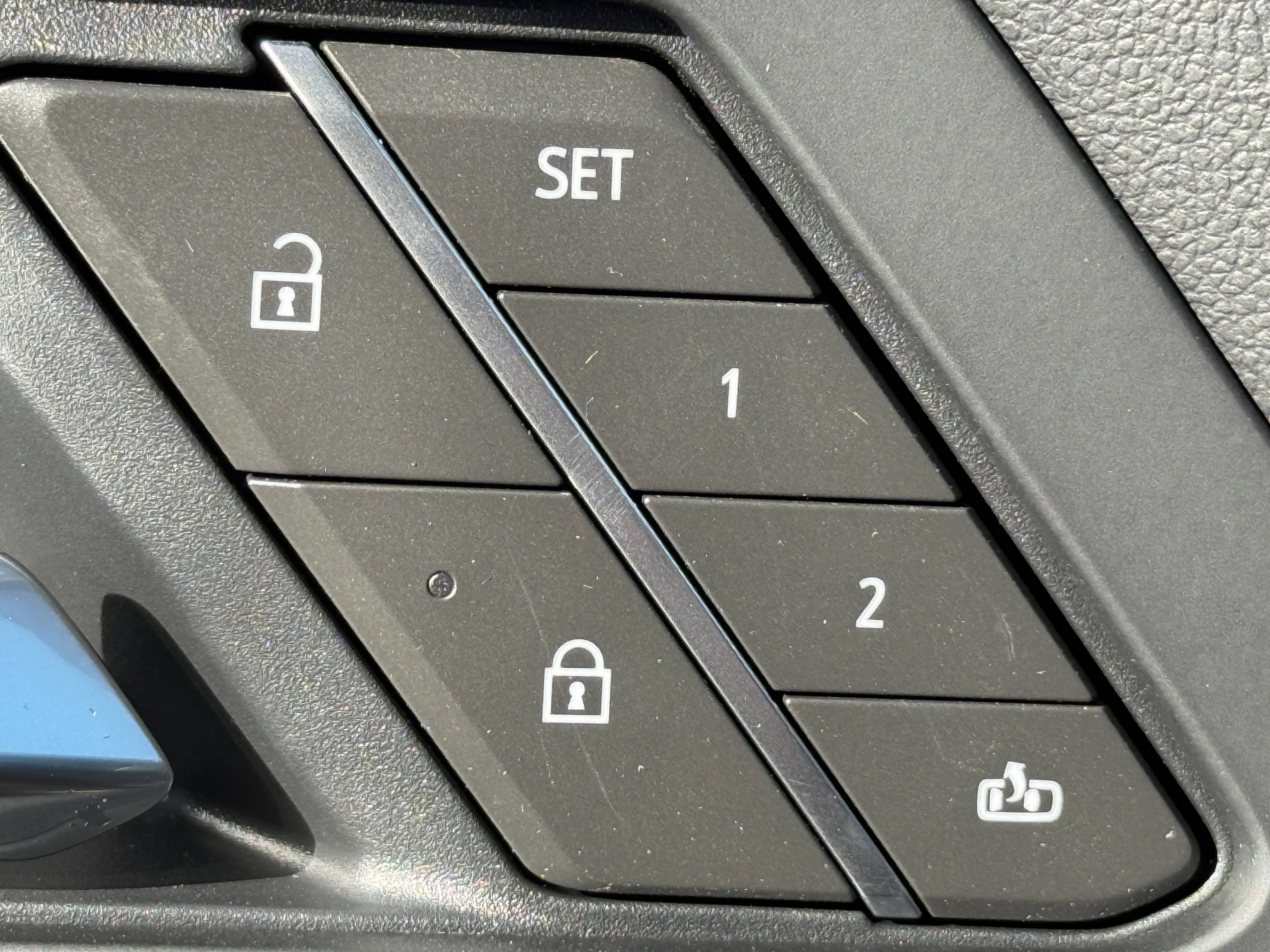 New 2026 GMC Acadia Denali Ultimate w/ LPO, Floor Liner Package image 14