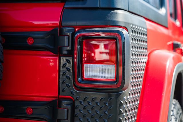 Used 2021 Jeep Wrangler Unlimited Sahara image 8