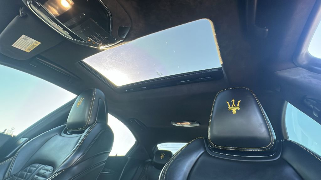 Used 2022 Maserati Ghibli F Tributo RWD image 5