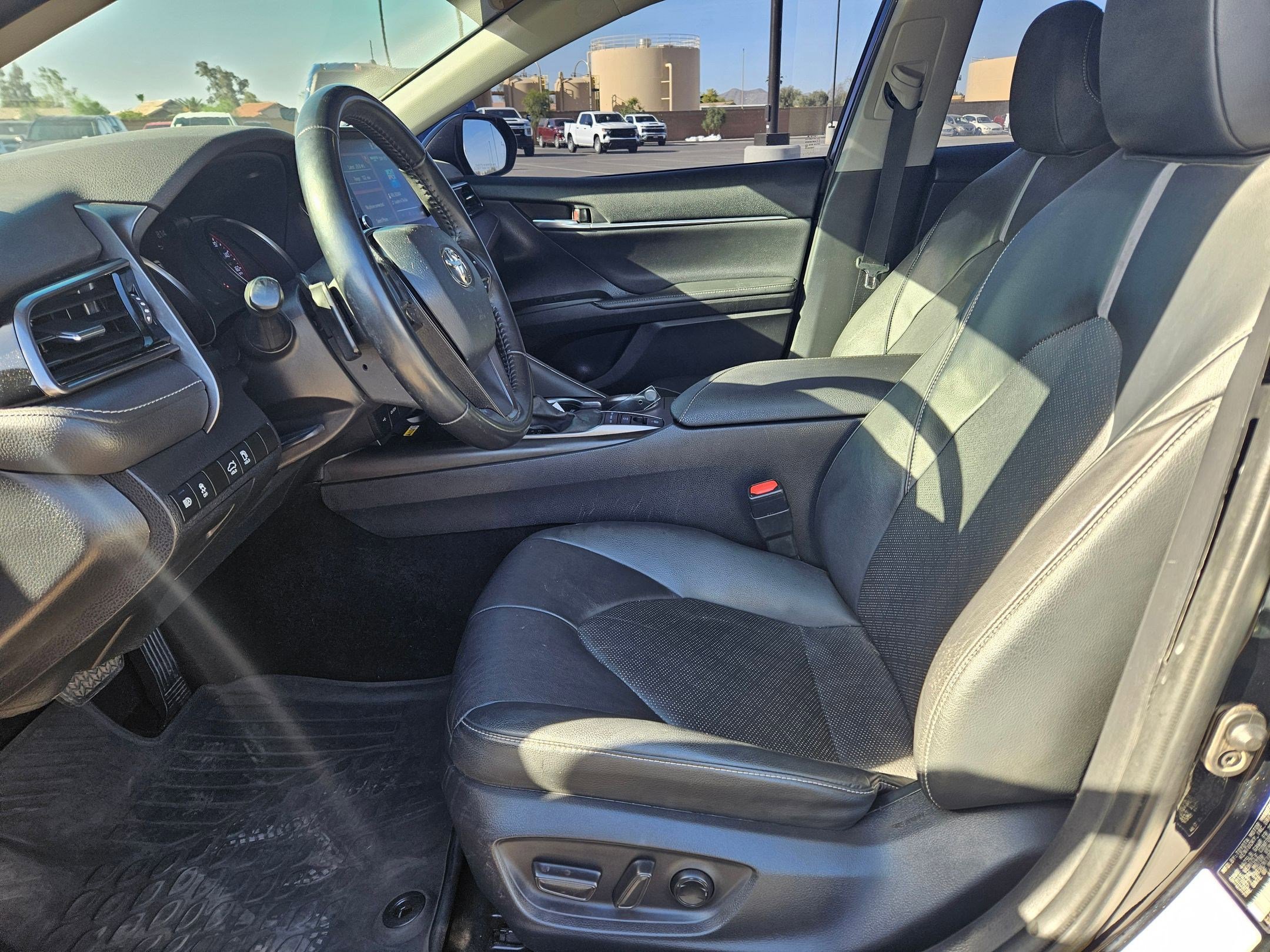 Used 2022 Toyota Camry XSE FWD image 17