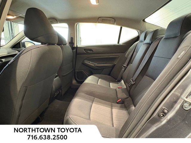 Used 2024 Nissan Altima 2.5 SV image 12