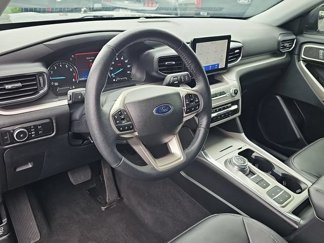 Certified 2023 Ford Explorer XLT w/ Equipment Group 202A RWD image 19