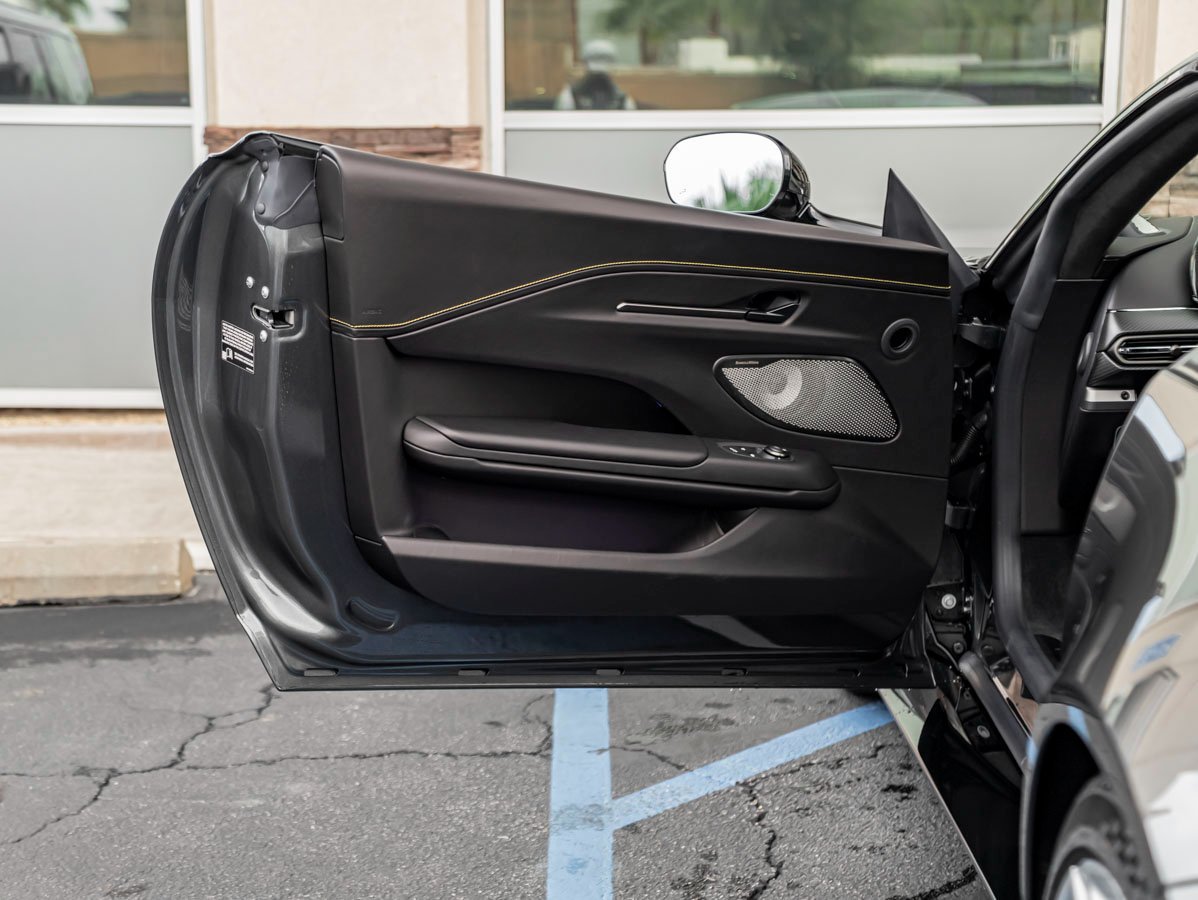 Used 2026 Aston Martin V8 Vantage Convertible RWD image 13