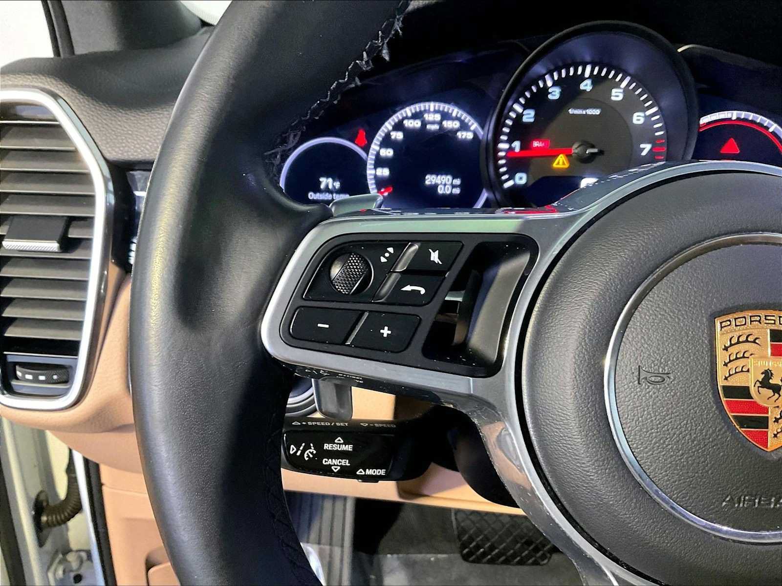 Certified 2022 Porsche Cayenne AWD/4WD image 27