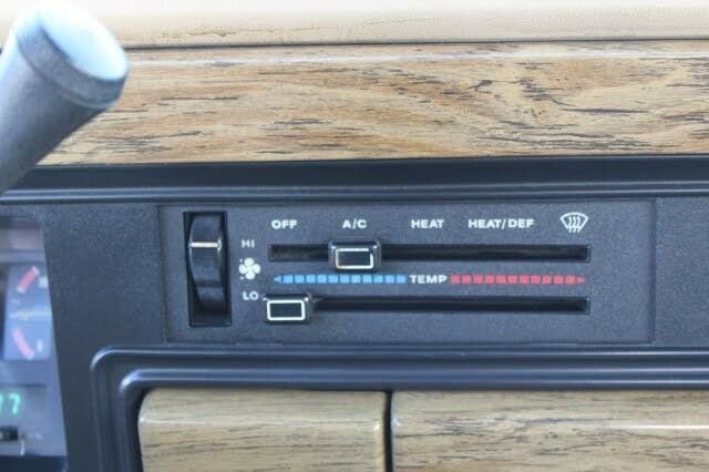 Used 1990 Jeep Grand Wagoneer image 62