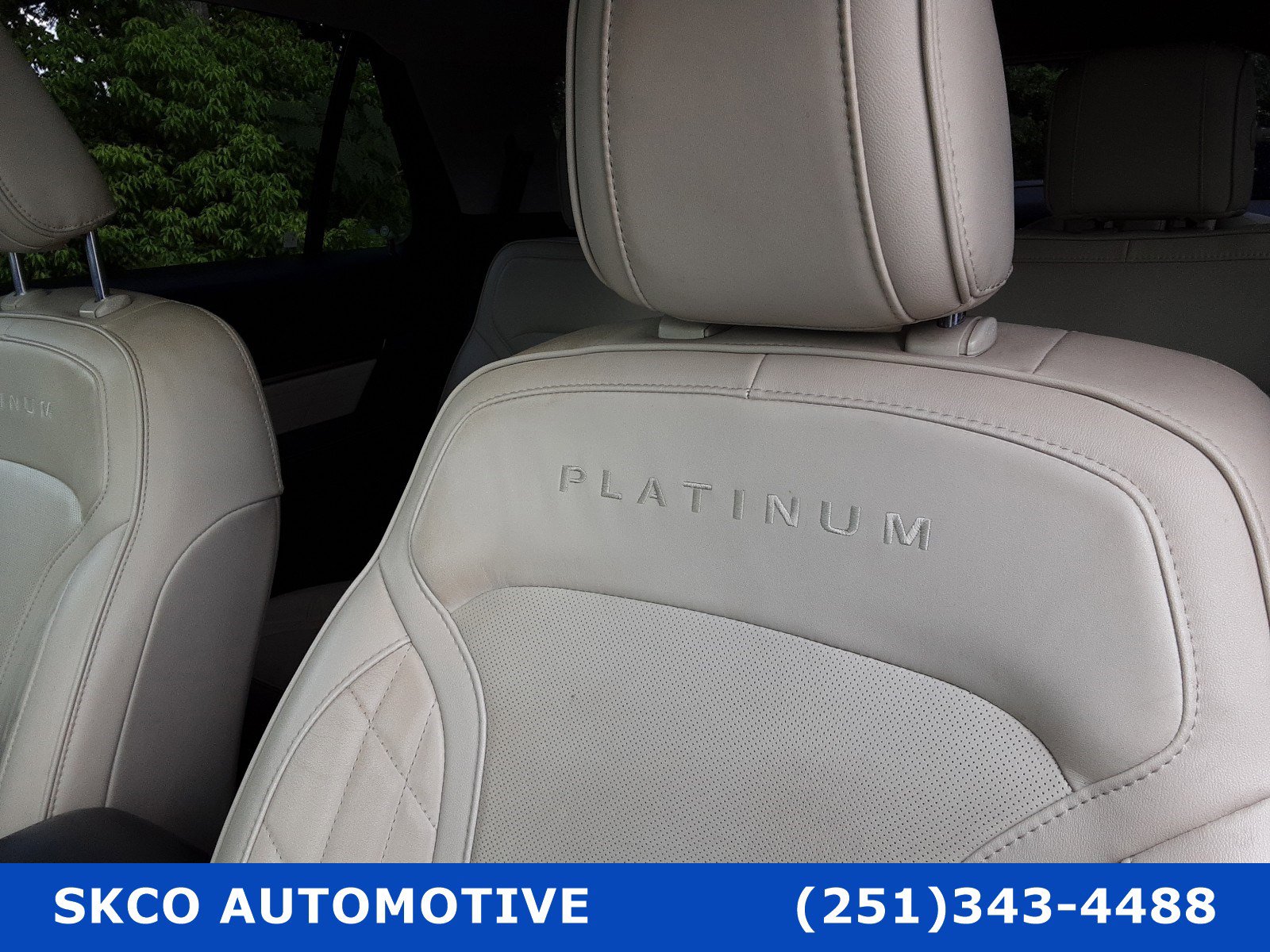 Used 2019 Ford Explorer Platinum image 27