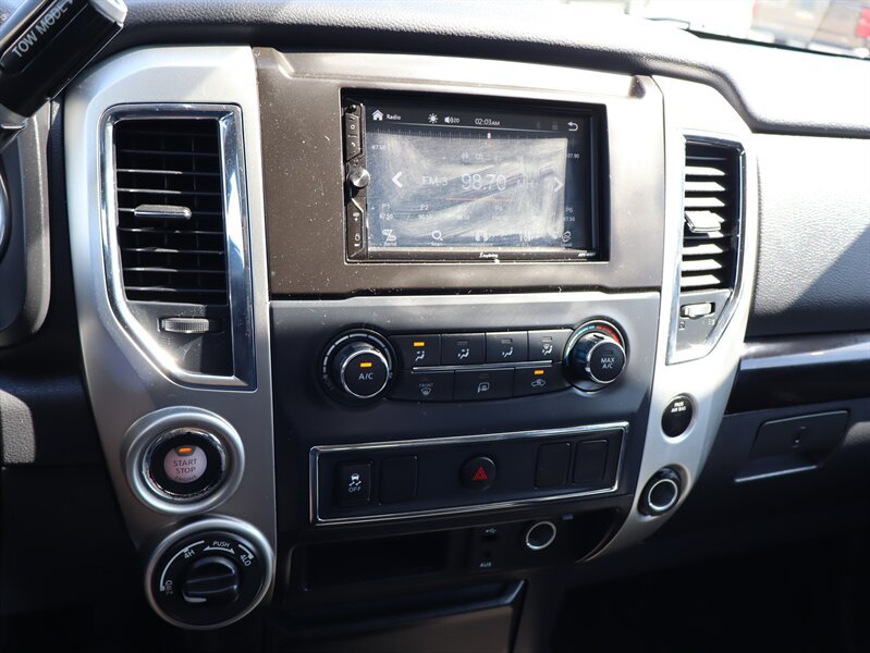 Used 2017 Nissan Titan SV AWD/4WD image 13