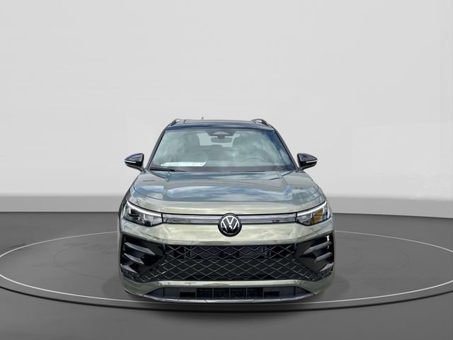 New 2026 Volkswagen Tiguan SE R-Line FWD image 2