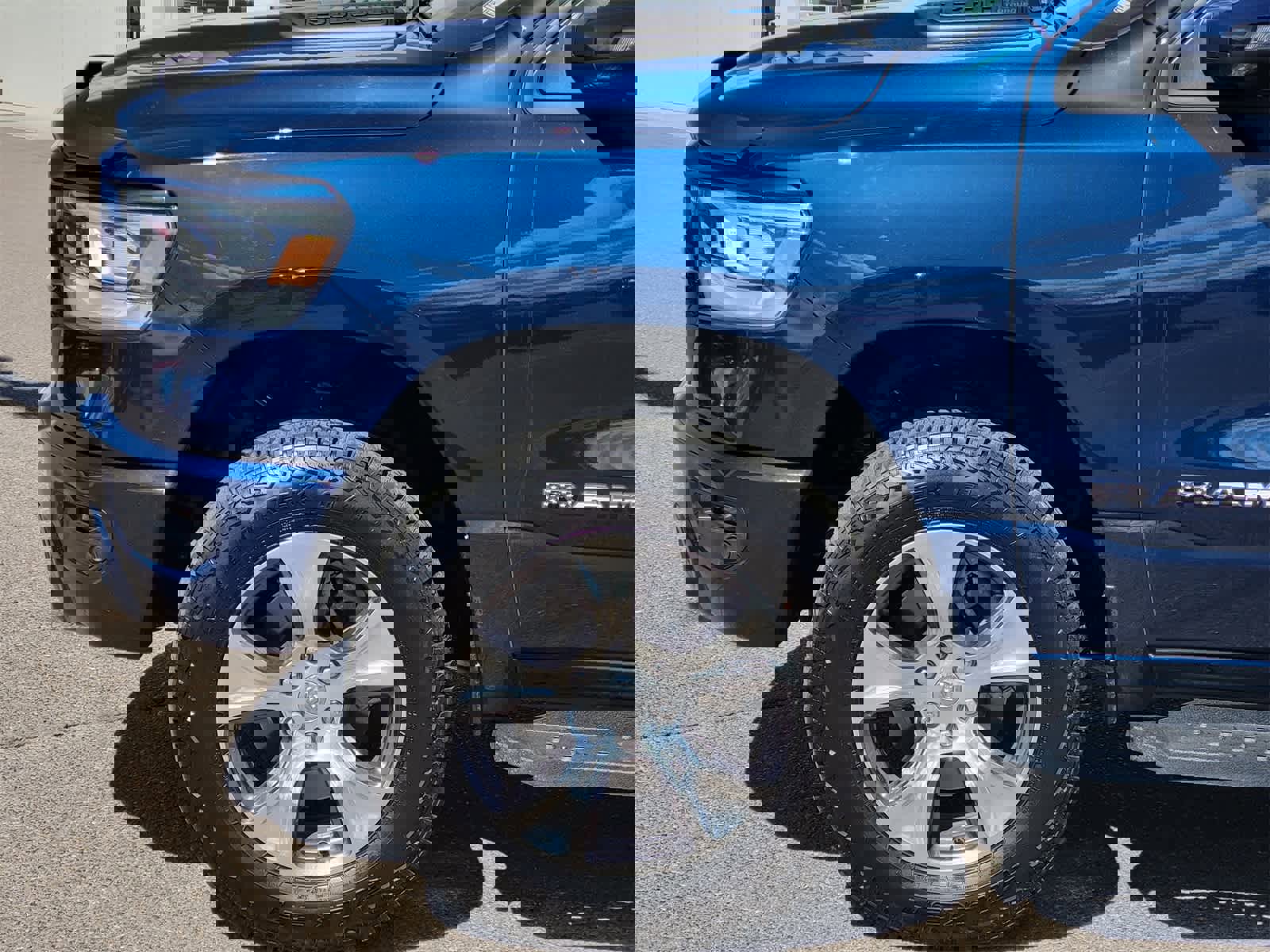 Used 2024 RAM 1500 Laramie image 8