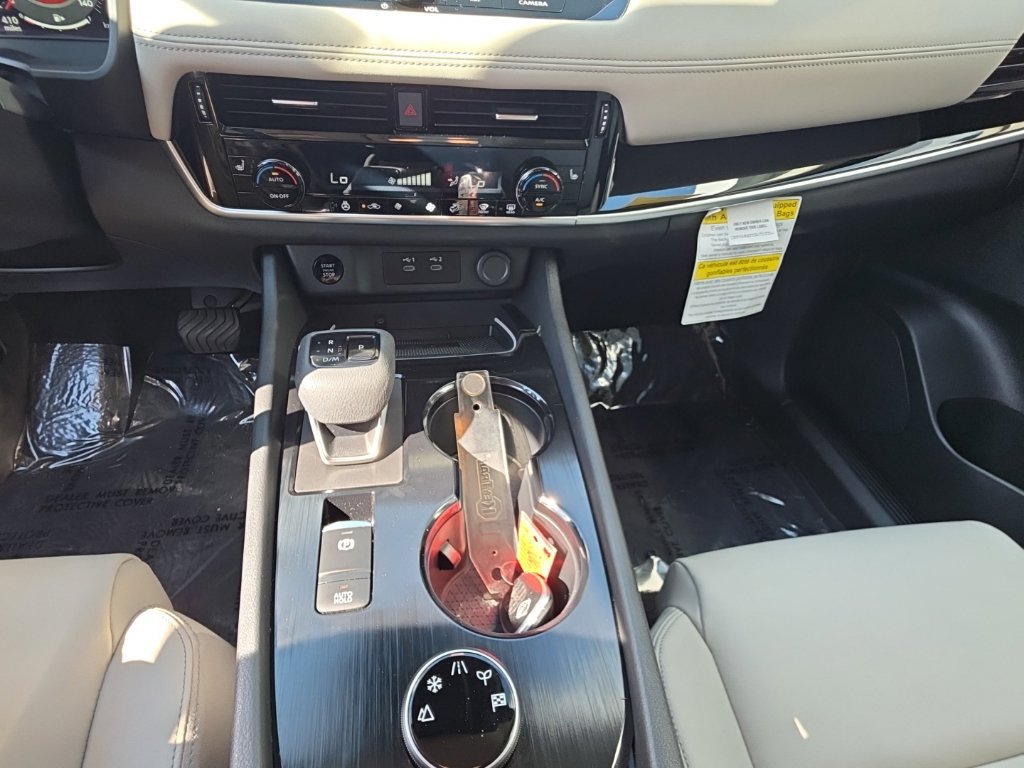 Certified 2025 Nissan Rogue SL AWD/4WD image 19