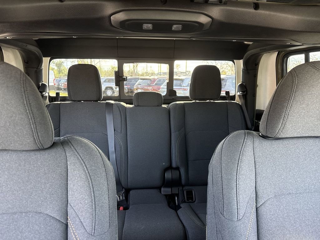 New 2025 Jeep Gladiator Sport image 30