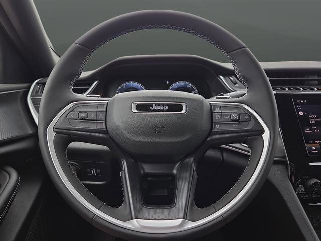 New 2025 Jeep Grand Cherokee Altitude AWD/4WD image 16