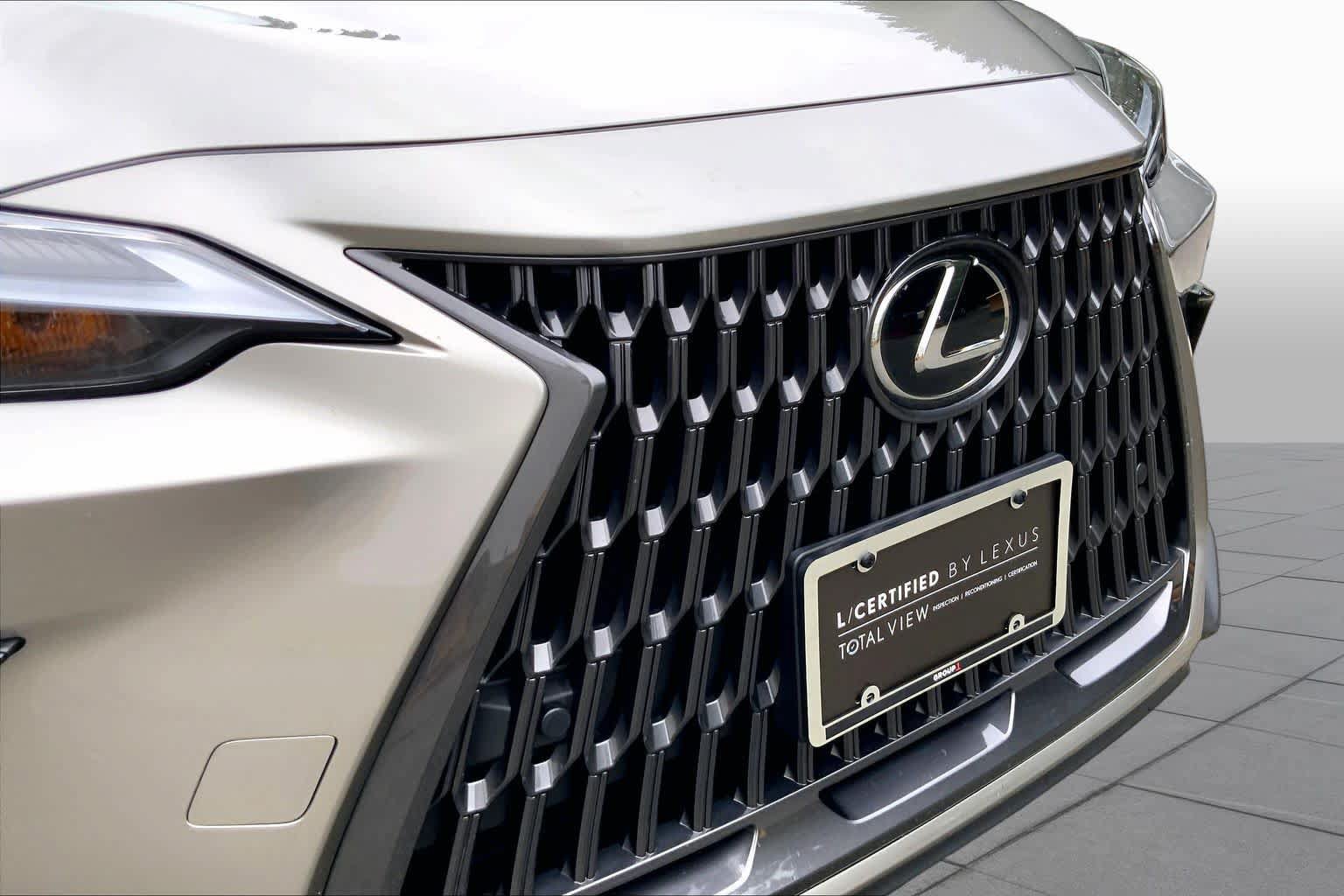 Certified 2026 Lexus NX 350h AWD w/ Accessory Package (Z1) image 29