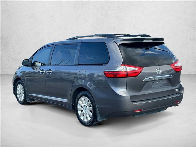 Used 2015 Toyota Sienna XLE image 8
