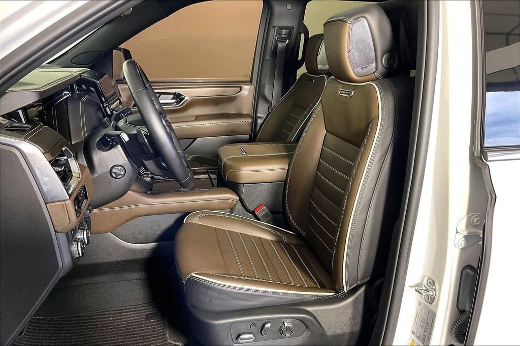 Used 2025 GMC Yukon Denali Ultimate AWD/4WD image 35