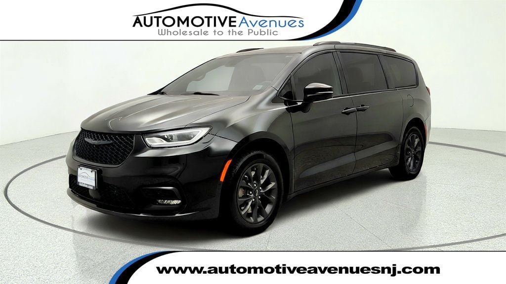 Used 2021 Chrysler Pacifica Touring-L w/ Premium & Safety Sphere Group AWD/4WD video 1