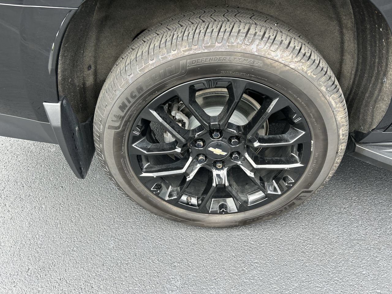 Used 2022 Chevrolet Tahoe Premier AWD/4WD image 9