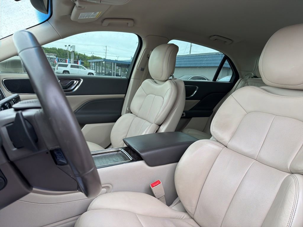 Used 2017 Lincoln Continental Select FWD image 10