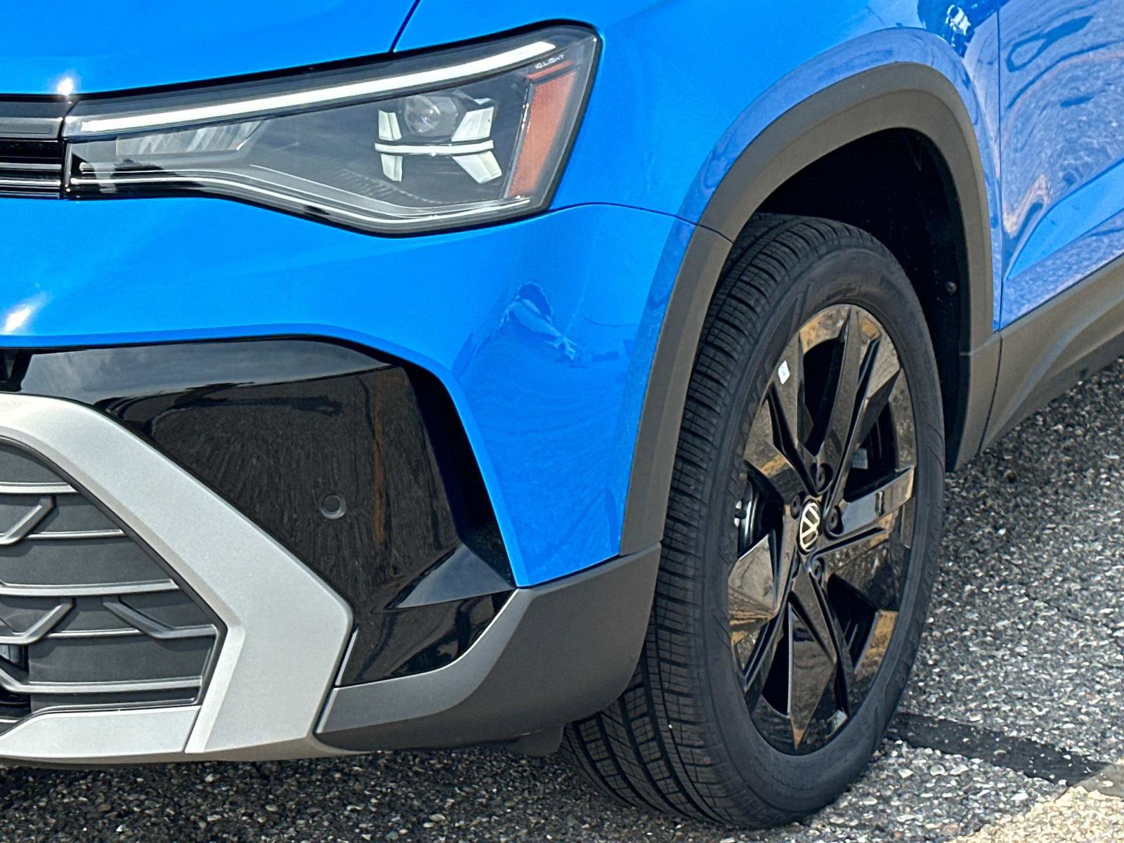 New 2025 Volkswagen Taos SE image 8