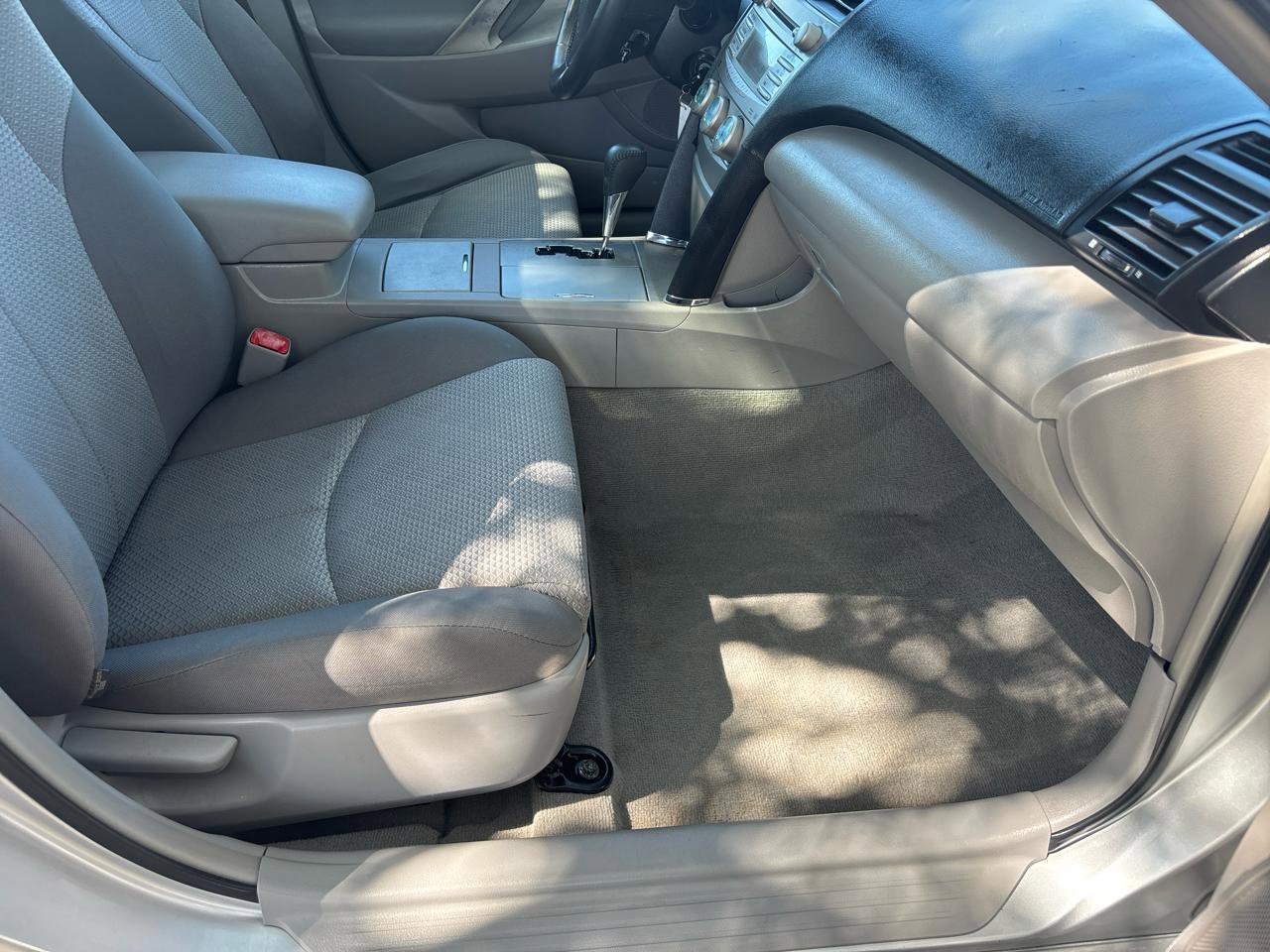 Used 2008 Toyota Camry SE FWD image 18