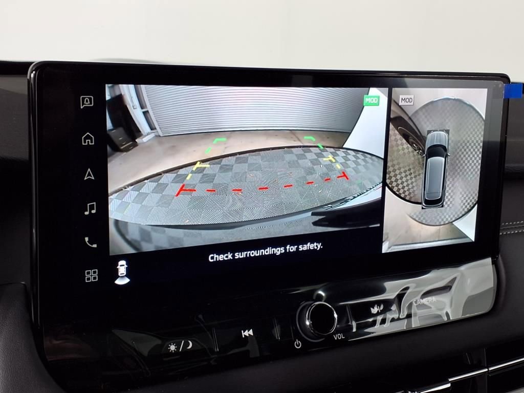 Used 2025 Mitsubishi Outlander SE image 17