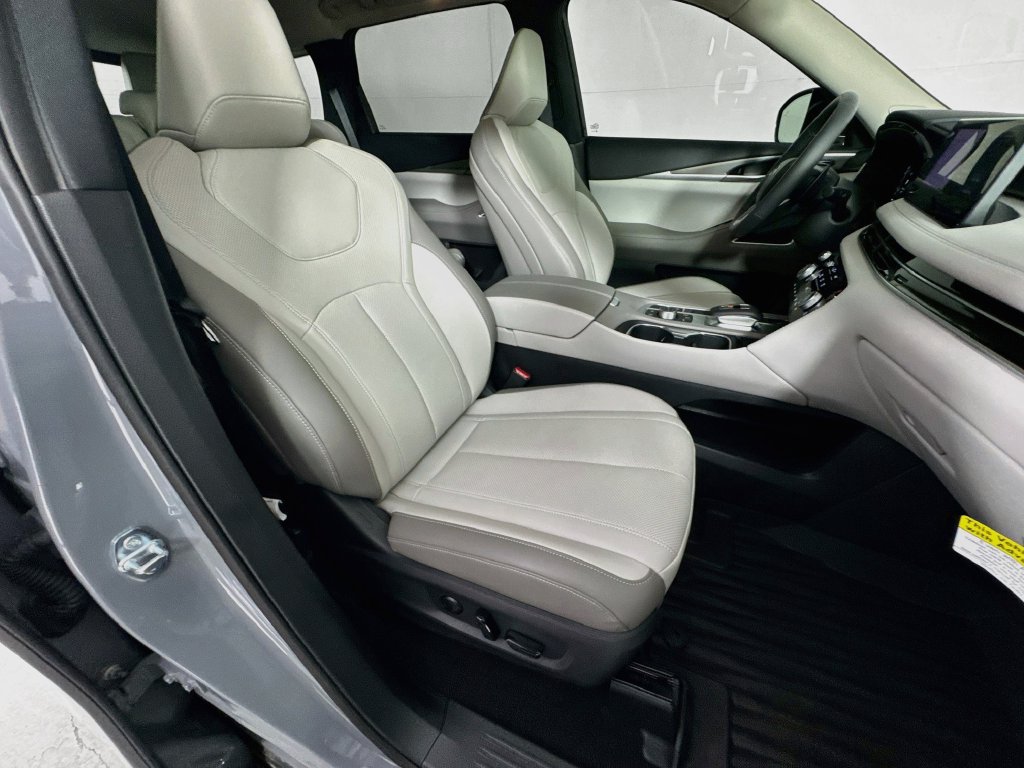 Certified 2027 INFINITI QX60 Luxe w/ Cargo Package AWD/4WD image 40
