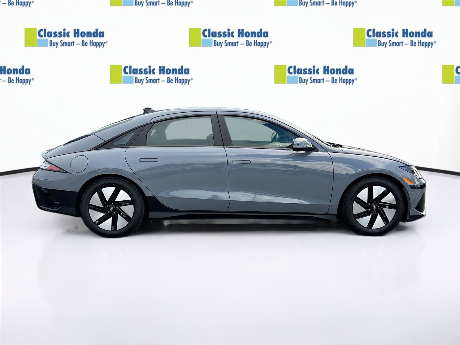 Used 2023 Hyundai Ioniq 6 SE w/ Cargo Package RWD image 9