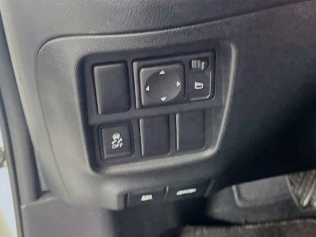 Used 2016 Nissan Juke SL image 11