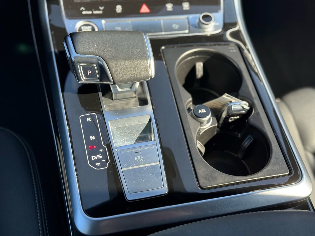 Used 2021 Audi Q8 Prestige image 18