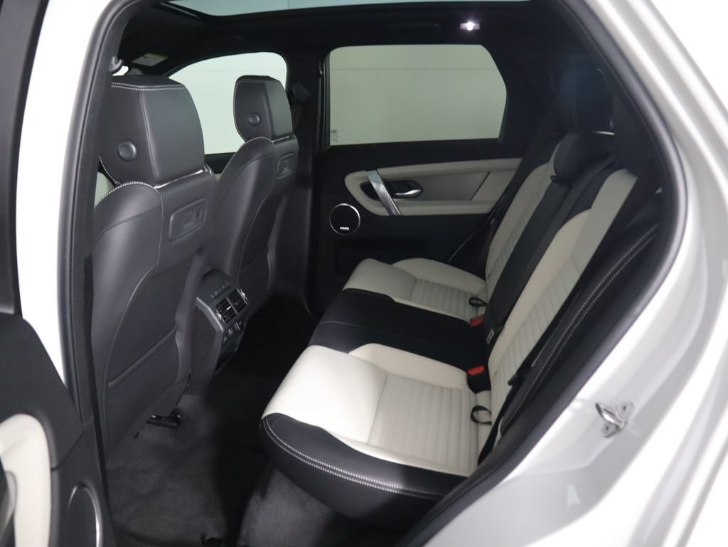 Certified 2025 Land Rover Discovery Sport Dynamic SE AWD/4WD image 23