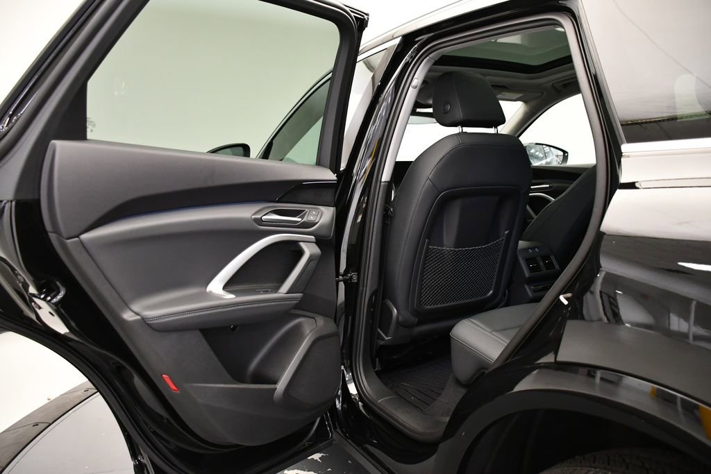 Used 2025 Audi Q5 Premium w/ Convenience Package image 41