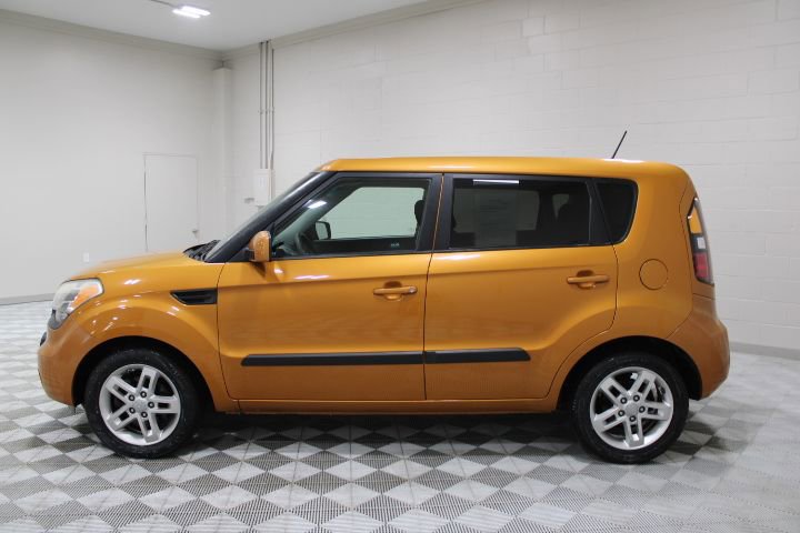 Used 2011 Kia Soul + w/ Audio Pkg image 6