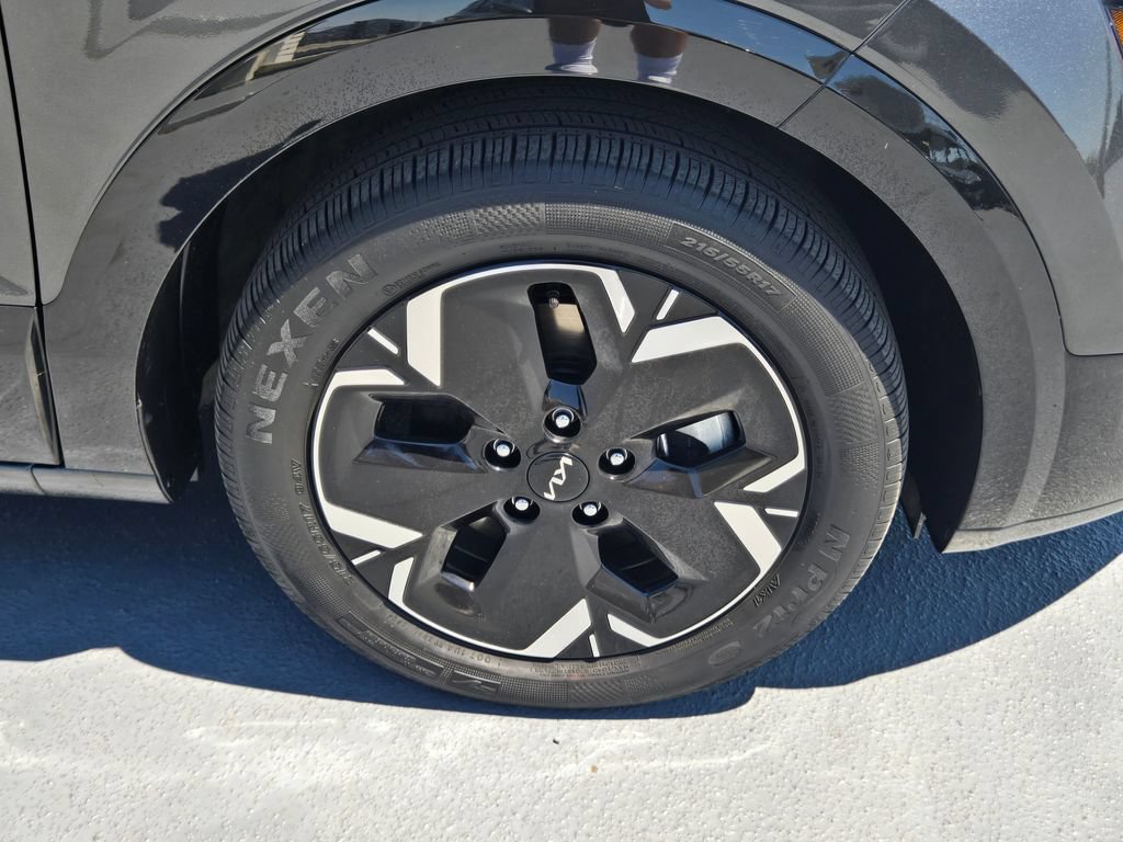 Used 2024 Kia Niro Wind w/ Wind Preserve Package FWD image 10