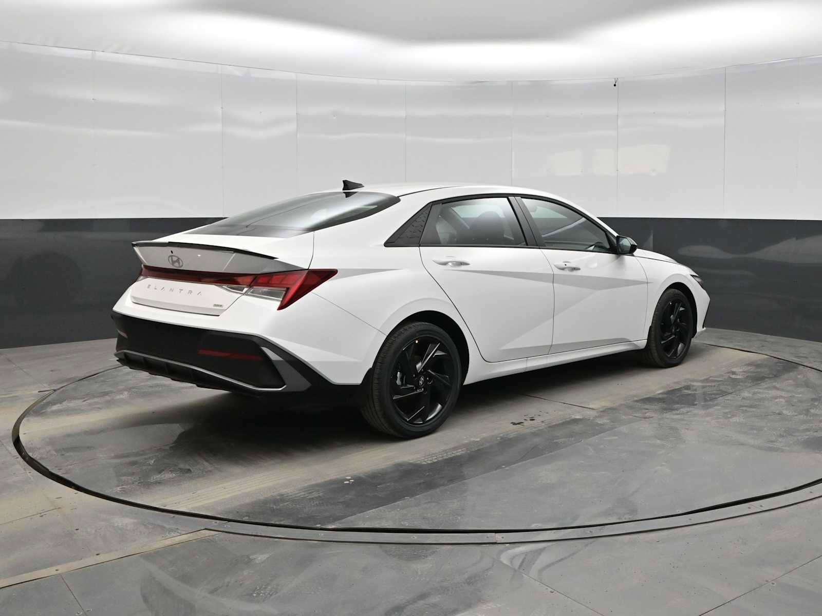 New 2026 Hyundai Elantra Sport image 8