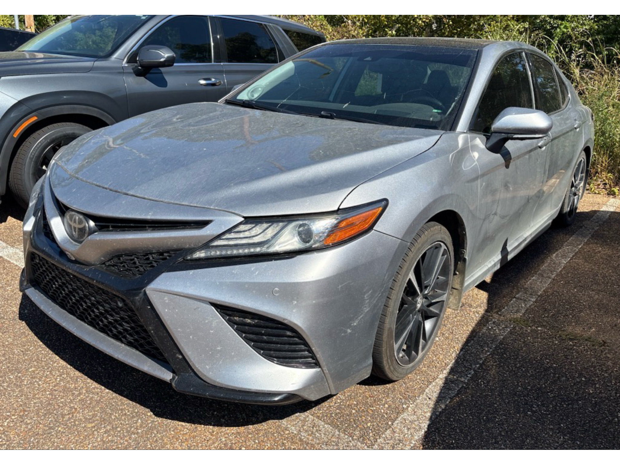 Used 2019 Toyota Camry XSE FWD image 1