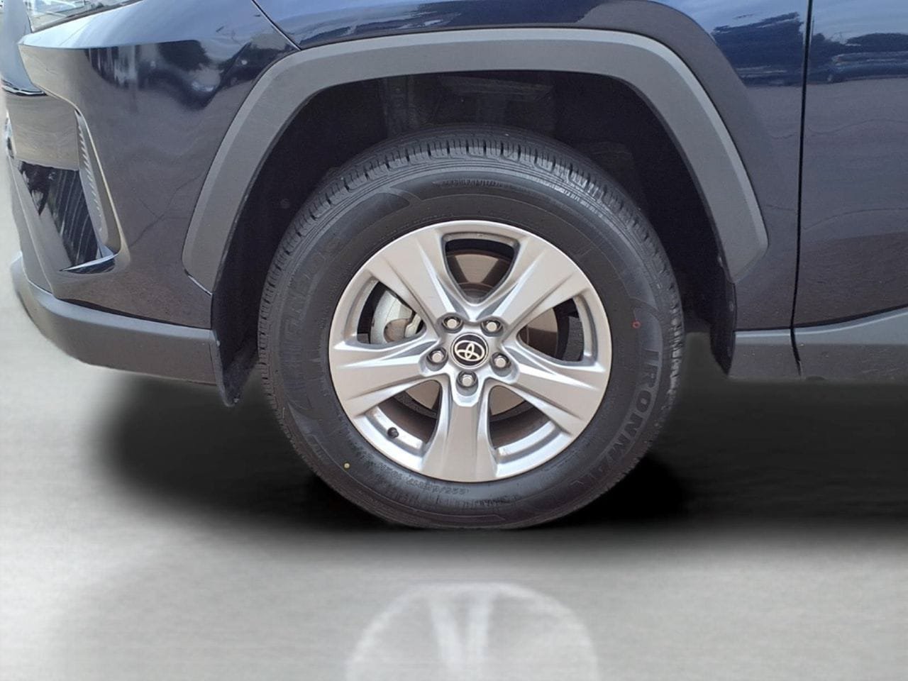 Used 2025 Toyota RAV4 XLE AWD/4WD image 10
