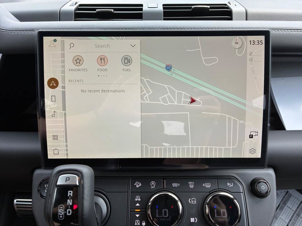 New 2026 Land Rover Defender 110 AWD/4WD image 17