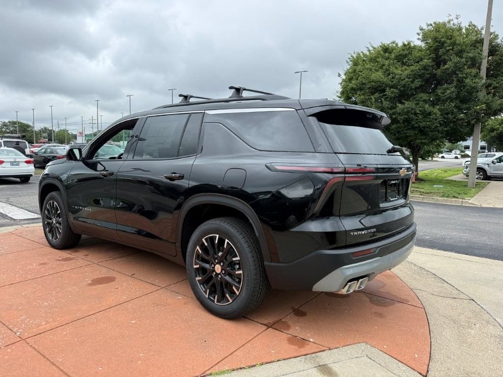 New 2026 Chevrolet Traverse LT w/ Sun and Wheel Package FWD image 4