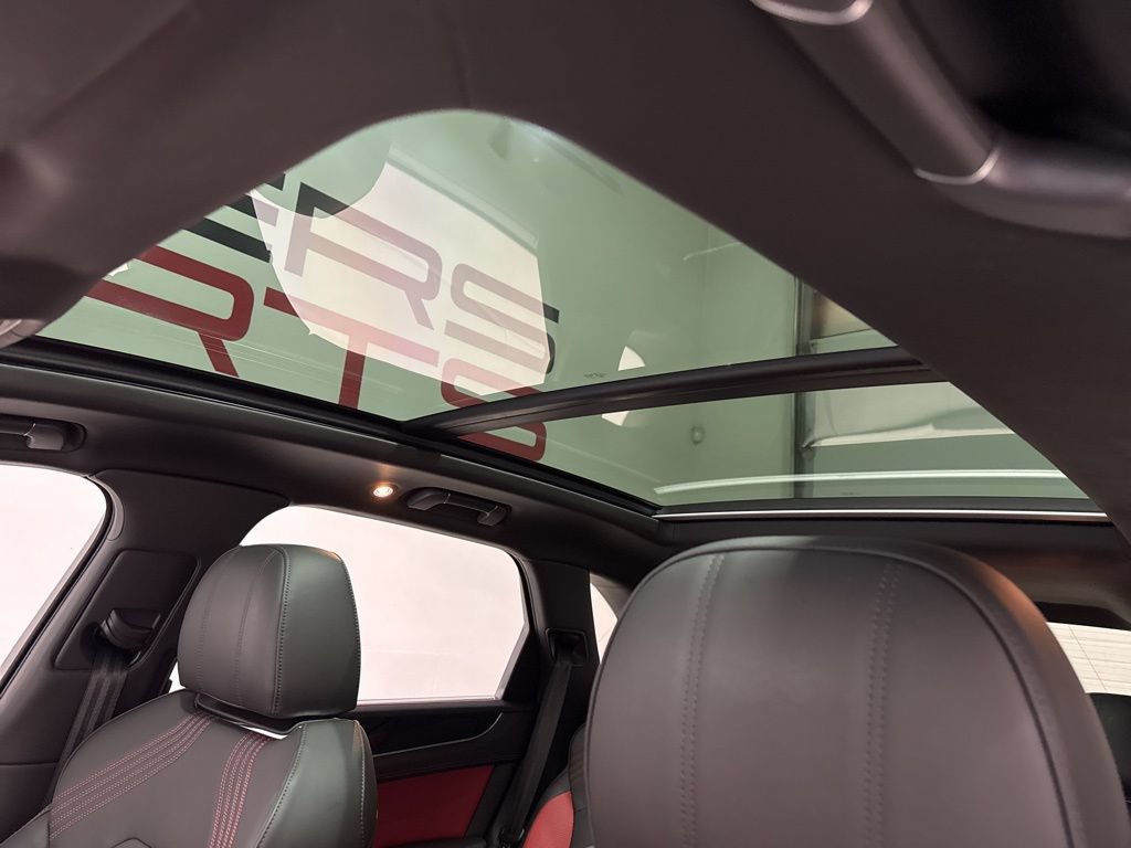 Used 2023 Bentley Bentayga AWD/4WD image 14