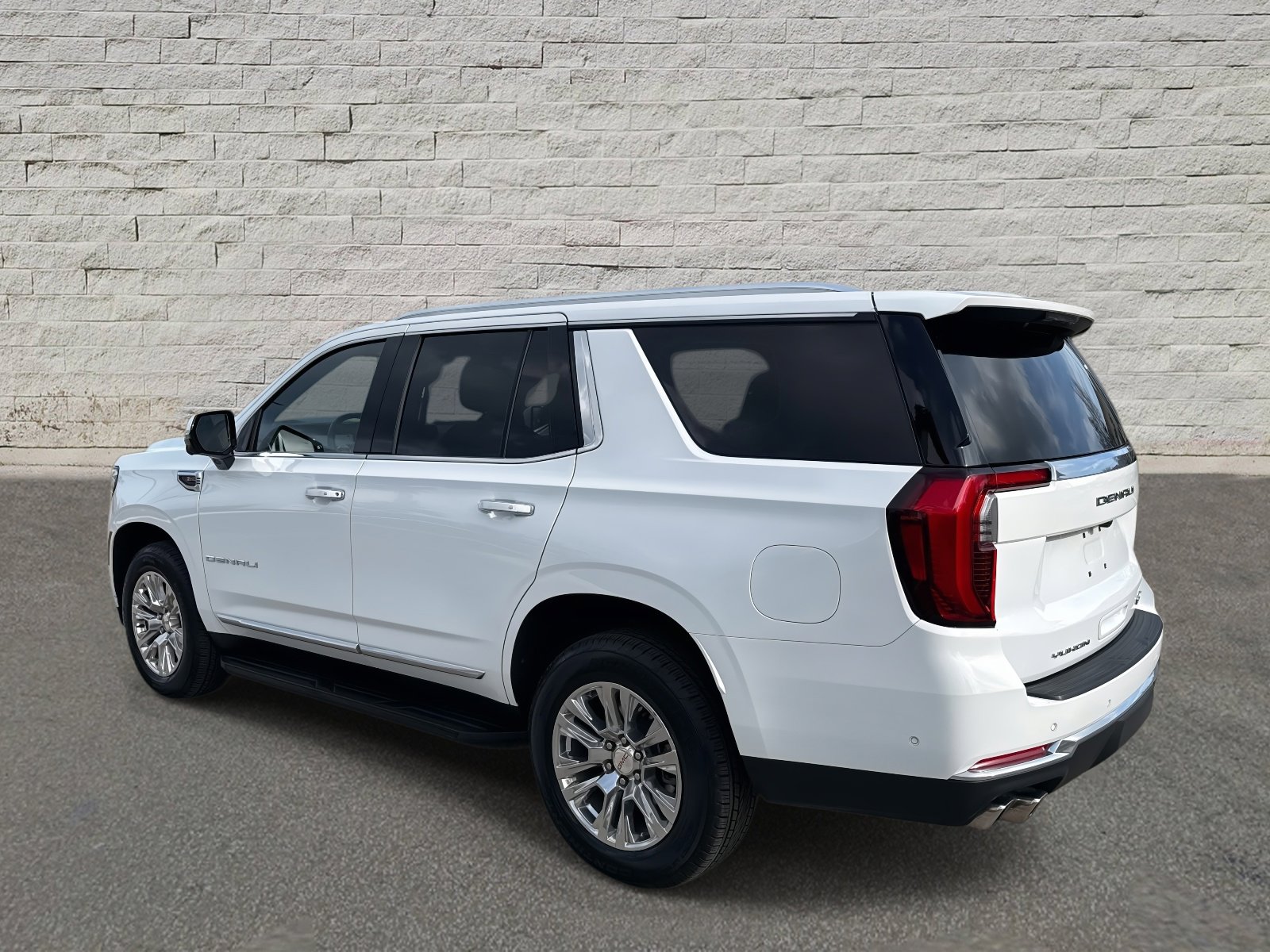Used 2025 GMC Yukon Denali image 7