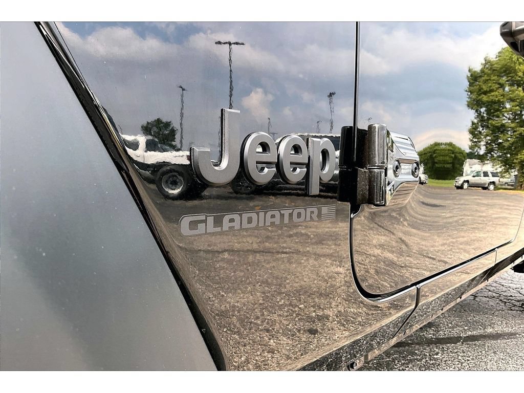 Used 2026 Jeep Gladiator Sport AWD/4WD image 35
